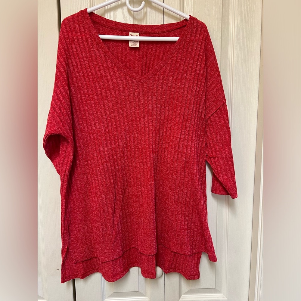 2X vneck shirt